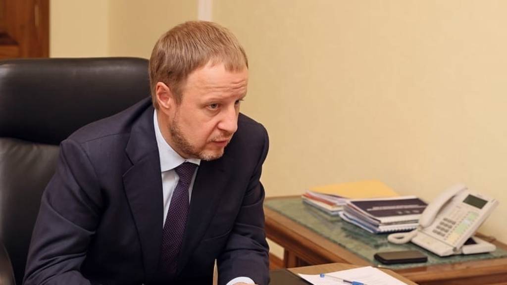 Губернатор Виктор Томенко и руководитель Федерального архивного агентства Андрей Артизов обсудили вопросы развития архивного дела в Алтайском крае Фото №2