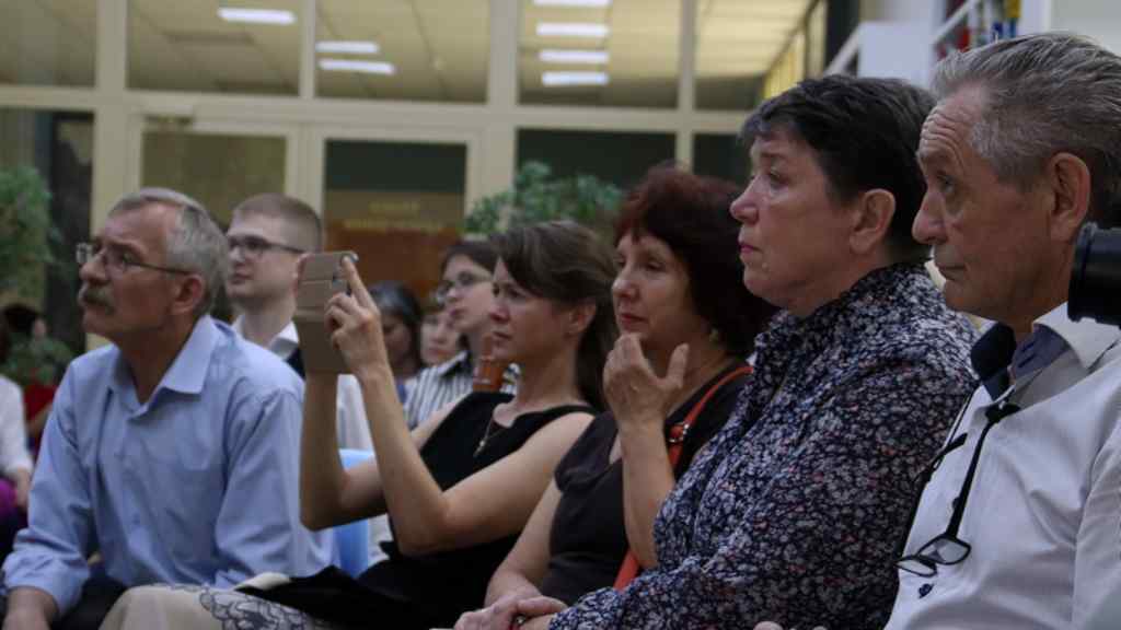 В Барнауле прошла встреча с гостями Литературного фестиваля Роберта Рождественского Фото №2
