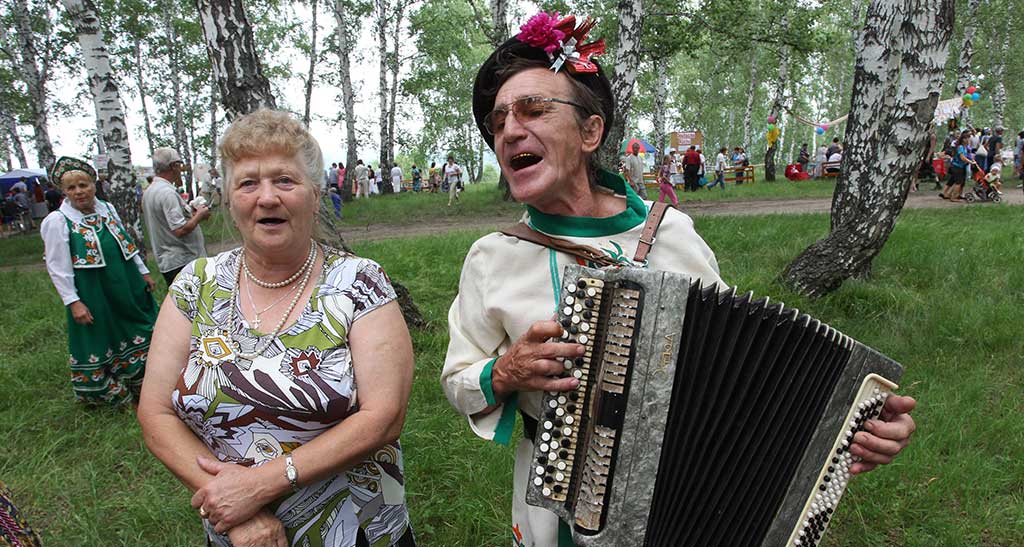 Он и не уходил. 90 лет исполнилось со дня рождения Роберта Рождественского Фото №4