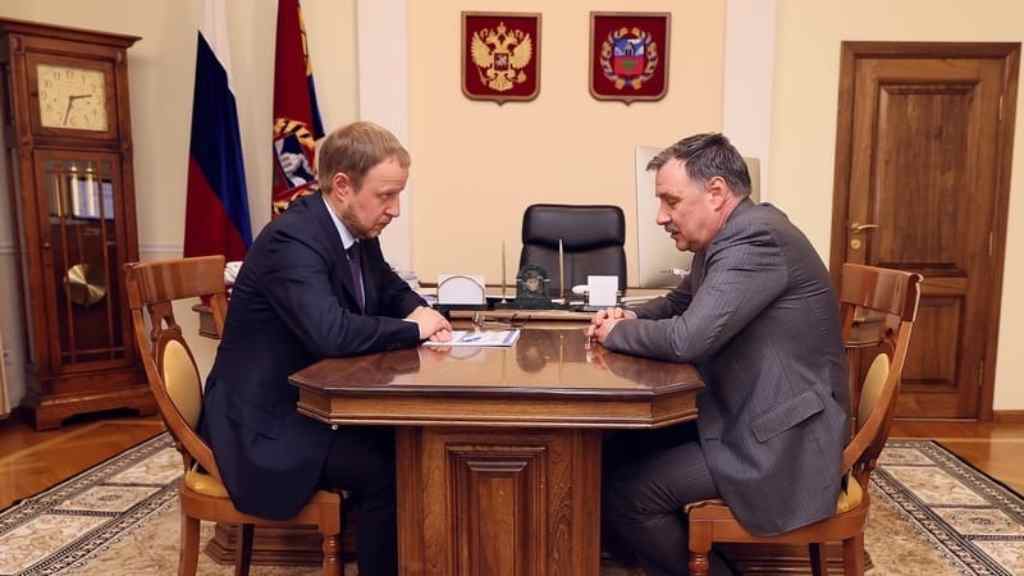 Виктор Томенко встретился с руководителем Федеральной службы по труду и занятости Михаилом Иванковым Фото №1