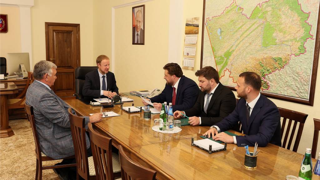 Виктор Томенко провёл встречу с Генеральным директором Росагролизинга Павлом Косовым Фото №1