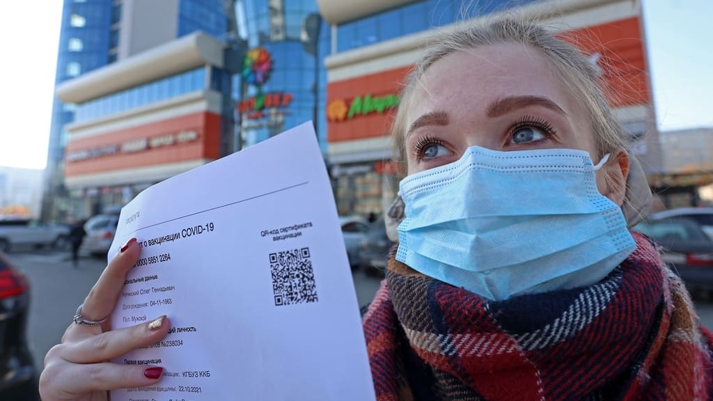 Уже в июле: медики предупредили о новой волне коронавируса Фото №1
