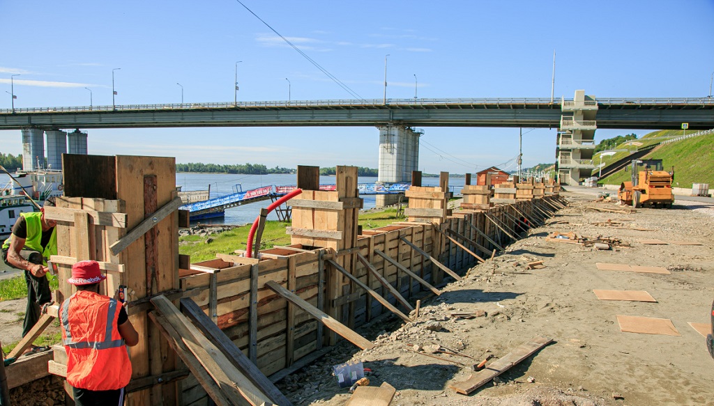 Благоустройство набережной Оби в Барнауле завершат в августе Фото №1