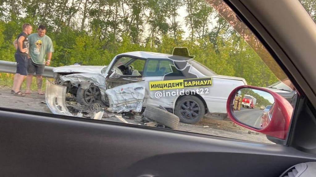 Сразу три автомобиля попали в ДТП в пригороде Барнаула Фото №1