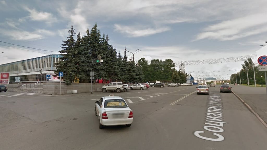 Власти Барнаула перекрыли улицу Мерзликина до 15 августа из-за ремонтных работ Фото №1