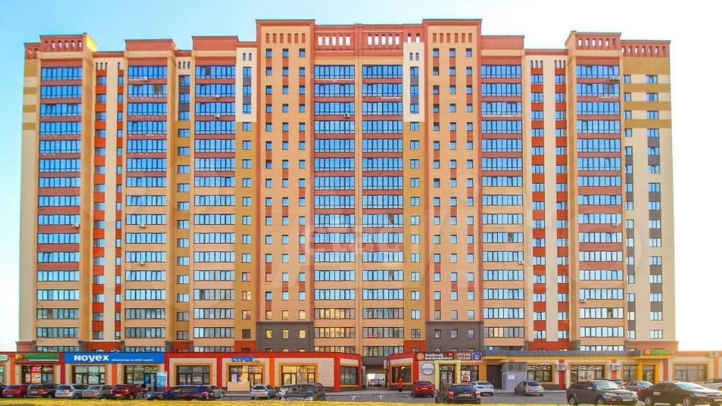 В Барнауле выставили на продажу «еврочетырешку» в новом доме с видом на фонтан за 11 млн рублей Фото №1