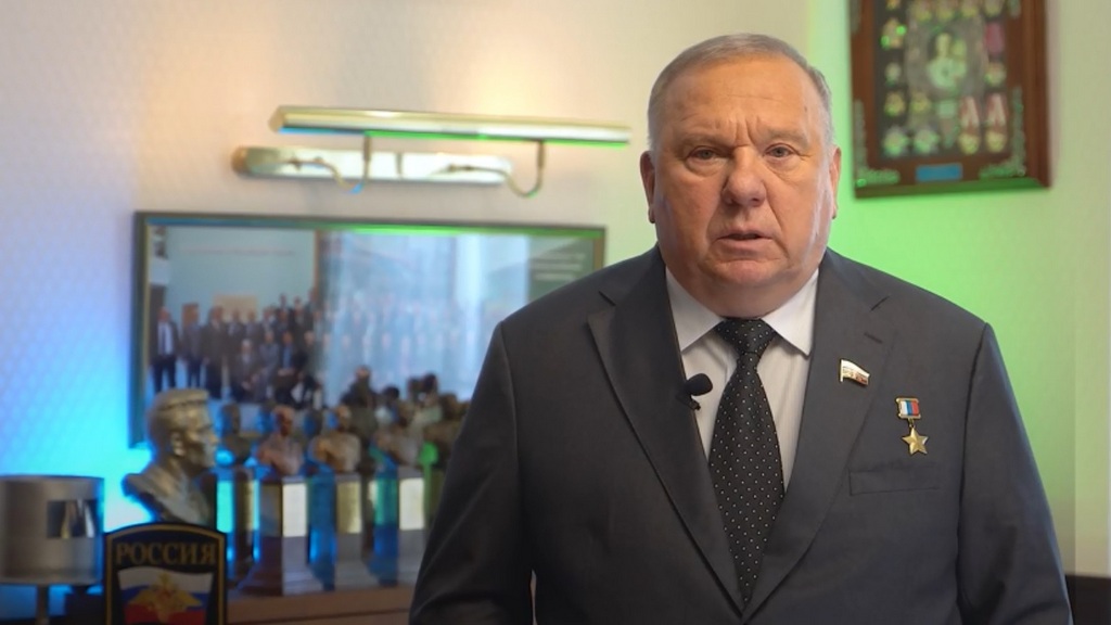 Владимир Шаманов поздравил с праздником ветеранов и служащих Воздушно-десантных войск Фото №1