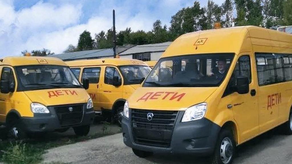 В 2022 году в Алтайском крае обновят 151 километр школьных дорог Фото №1