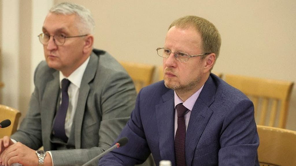 Губернатор Виктор Томенко провел рабочую встречу с генконсулом Казахстана в Омске Керимом Кожамбердиевым Фото №1