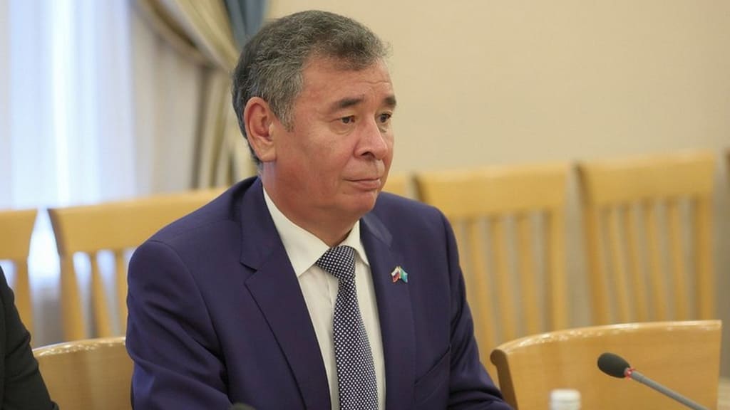 Губернатор Виктор Томенко провел рабочую встречу с генконсулом Казахстана в Омске Керимом Кожамбердиевым Фото №2