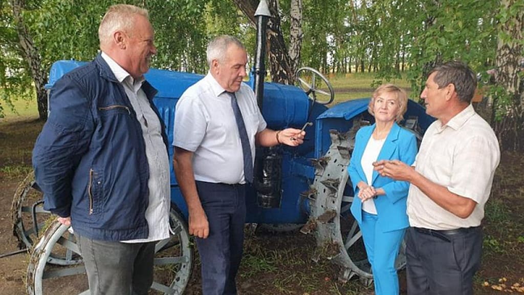В Родинском районе прошел праздник, посвященный 100-летию начала механизированной обработки земли на Алтае Фото №1