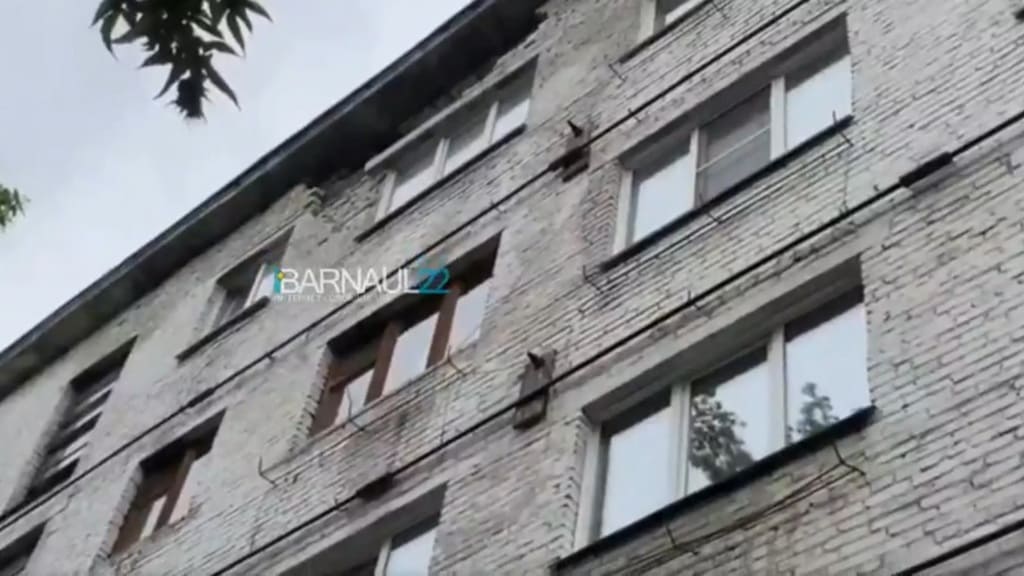 В Железнодорожном районе Барнаула ввели режим «повышенной готовности» из-за разрушения дома Фото №1