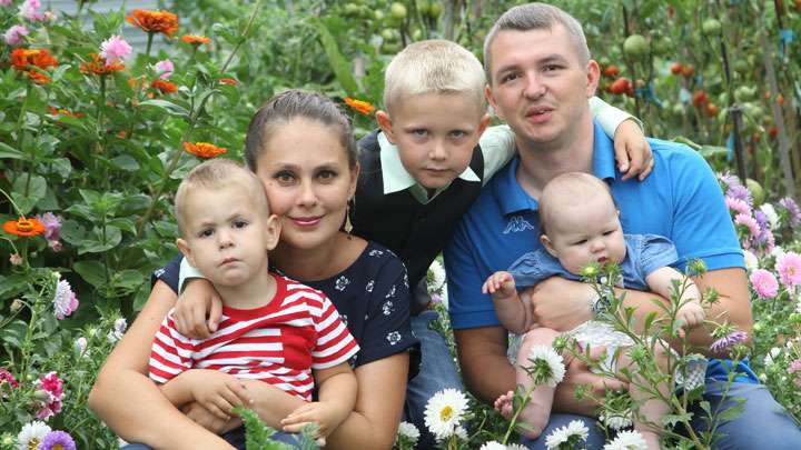 В Алтайском крае порядка 20 семей могут претендовать на присвоение звания «Мать-героиня» Фото №1