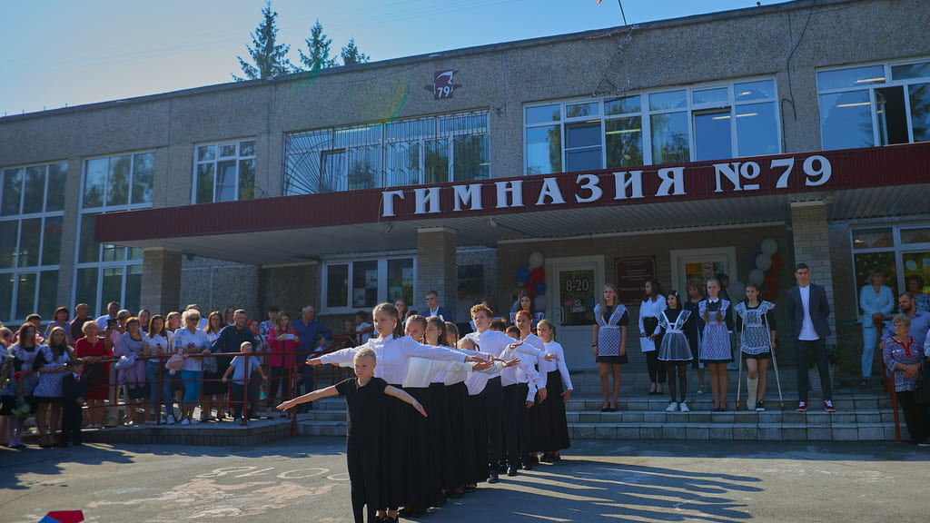 Гимназисты встали на крыло Фото №3