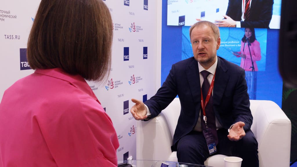 Виктор Томенко возглавил работу экспертов по подготовке кадров для туризма на Восточном экономическом форуме Фото №1