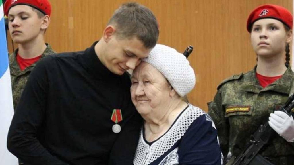 Уроженцу Алтайского края вручили медаль Суворова за подвиги во время спецоперации Фото №1