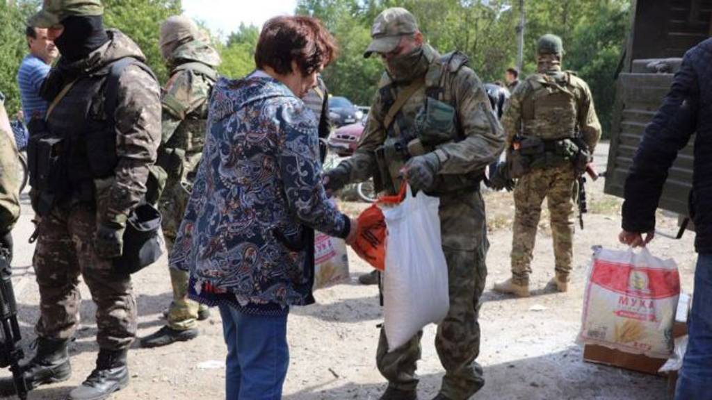 Росгвардейцы доставили в ЛНР груз гуманитарной помощи из Алтайского края Фото №3