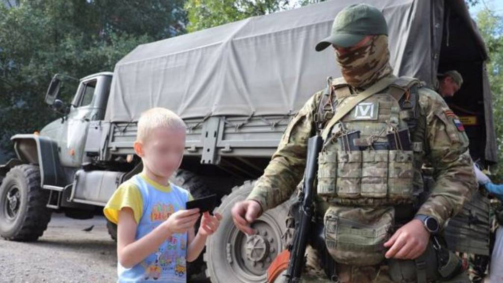 Росгвардейцы доставили в ЛНР груз гуманитарной помощи из Алтайского края Фото №2