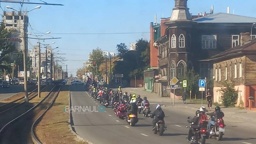 В Барнауле байкеры закрывают сезон Фото №1