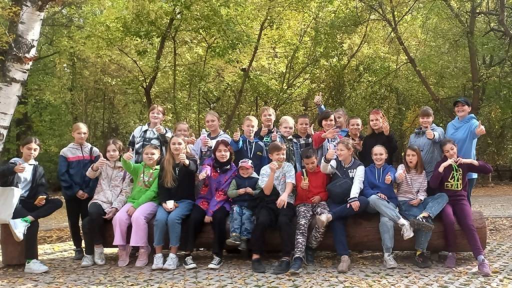 В барнаульском парке «Юбилейном» прошел субботник Фото №1