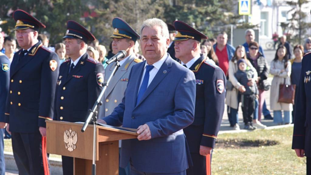 Курсанты БЮИ приняли присягу на пл. Победы в Барнауле Фото №2