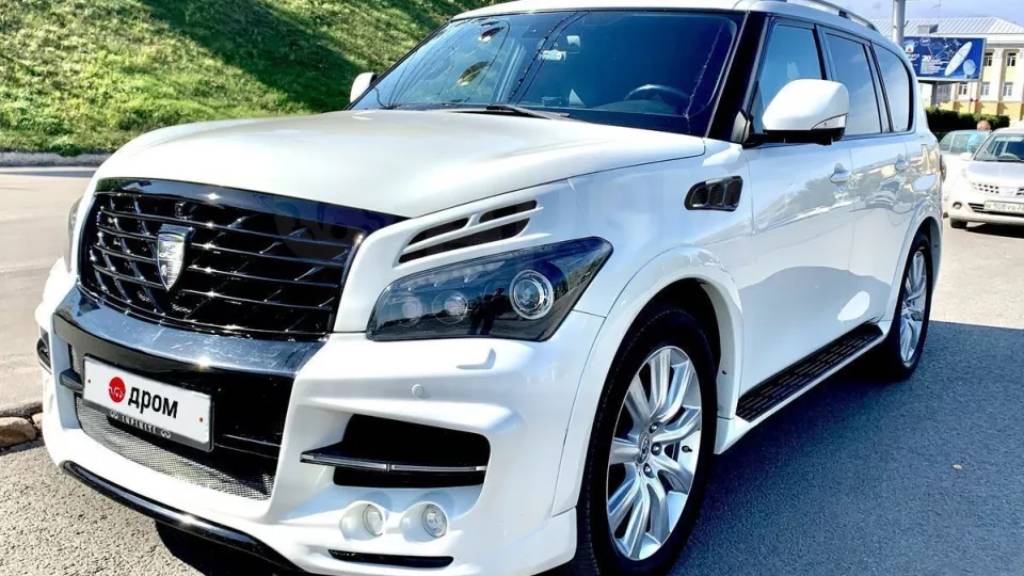 Автомобиль Infiniti в эксклюзивном тюнинге продают в Барнауле Фото №1