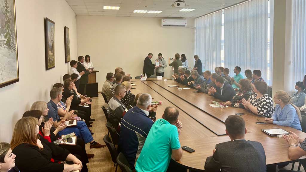 45 работников Барнаульского завода мехпрессов получили награды Фото №1