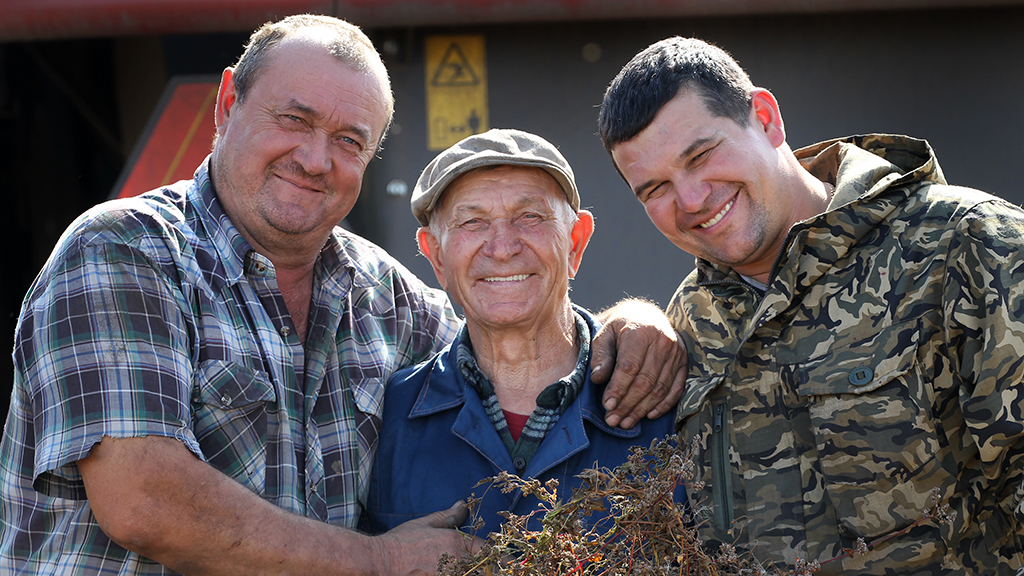 85-летний механизатор стал почетным жителем Алтайского края Фото №1