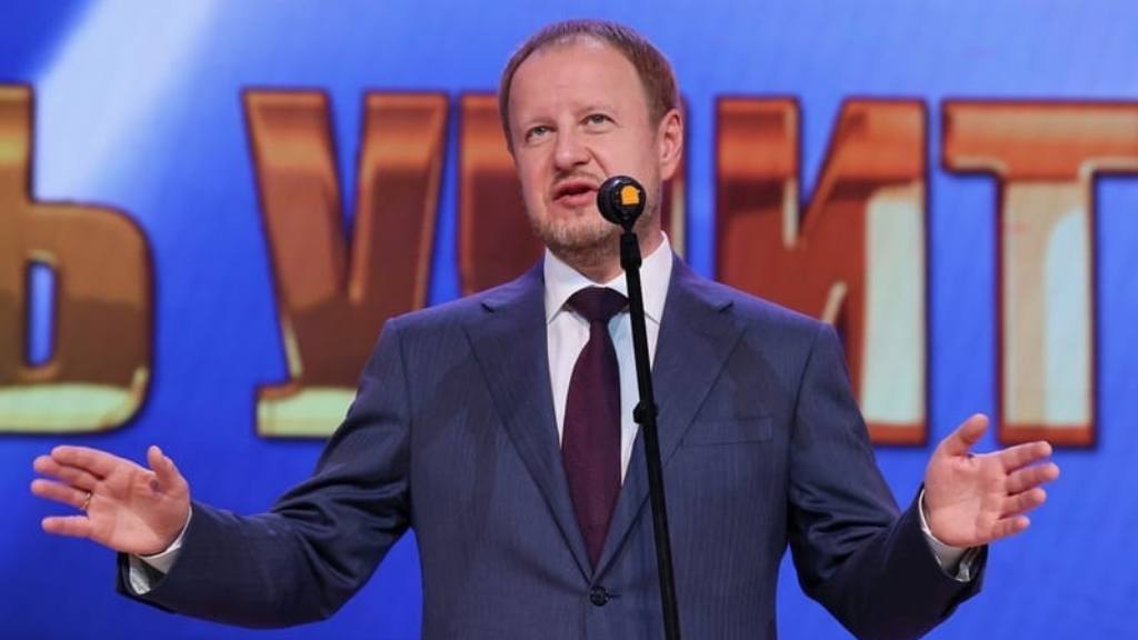 Виктор Томенко вручил награды педагогам на торжественном мероприятии, посвященном Дню учителя Фото №1