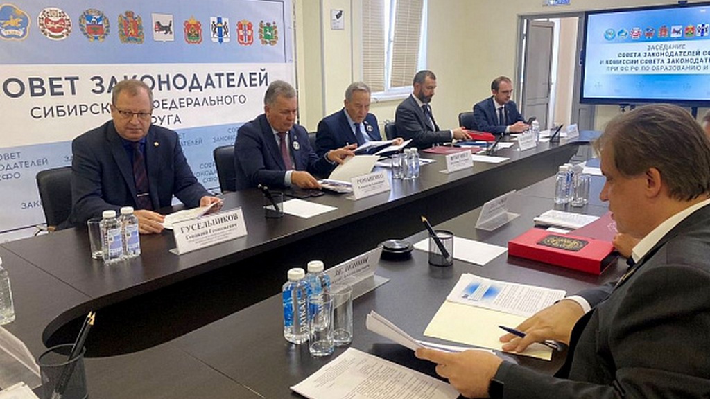 Александр Романенко предложил возродить трудовое воспитание в школах Фото №1