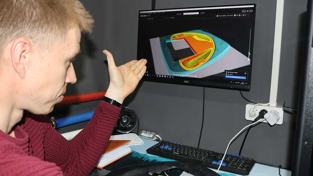На барнаульском предприятии с помощью 3D-принтеров изготавливают редкие детали для медицинского оборудования и сельхозтехники Фото №1