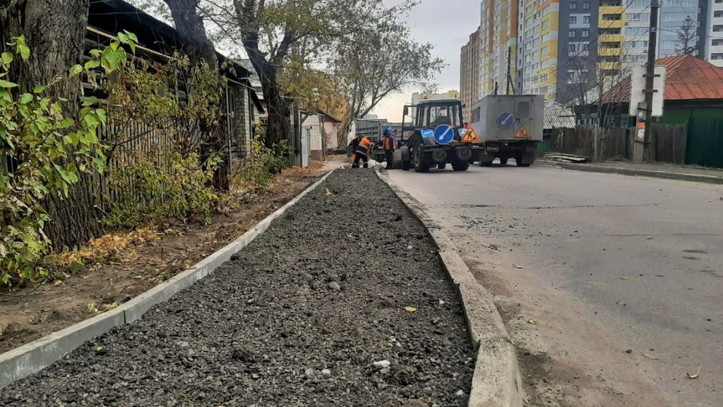 В Барнауле ограничили проезд по переулку Ядринцева из-за строительства тротуара Фото №1