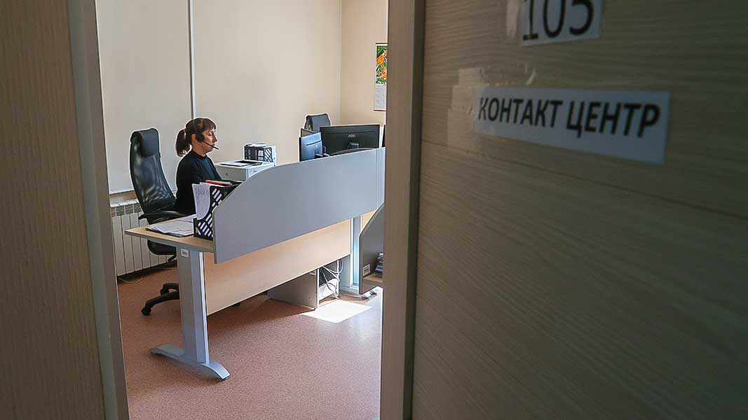 За две недели работы в контакт-центре Минсоцзащиты Алтайского края приняли около 250 обращений Фото №1