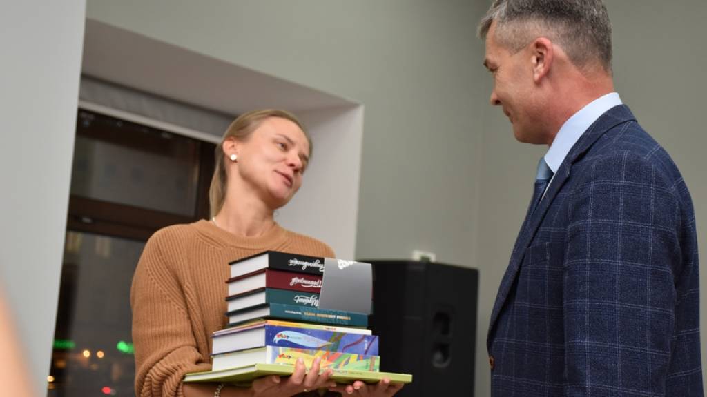 В Москве презентовали книгу Роберта Рождественского, изданную на Алтае Фото №7