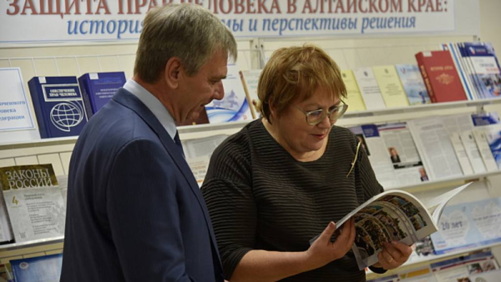 Уполномоченные по правам человека из регионов Сибири и Урала обсудили актуальные вопросы правозащитной деятельности Фото №2