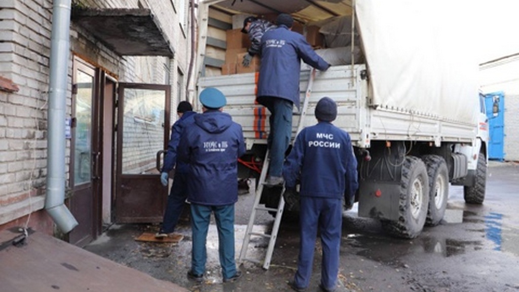 30 тонн гуманитарного груза собрали в Алтайском крае по акции «Материнское тепло солдату» Фото №4