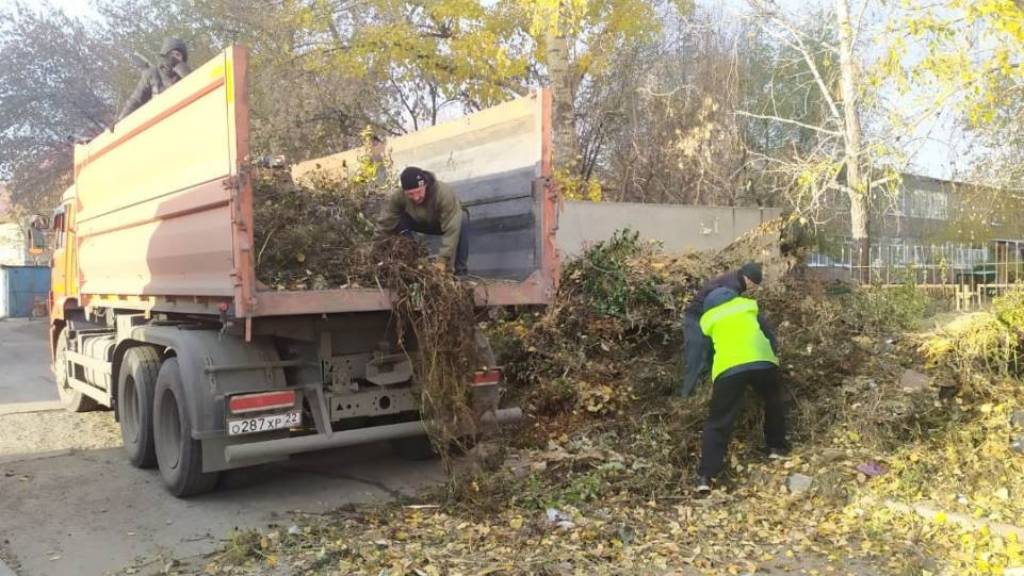 Как в Барнауле прошел «чистый четверг» Фото №1