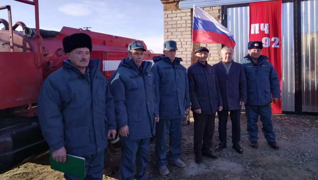 Алтайские пожарные и штатный кот-мышелов отпраздновали новоселье Фото №3