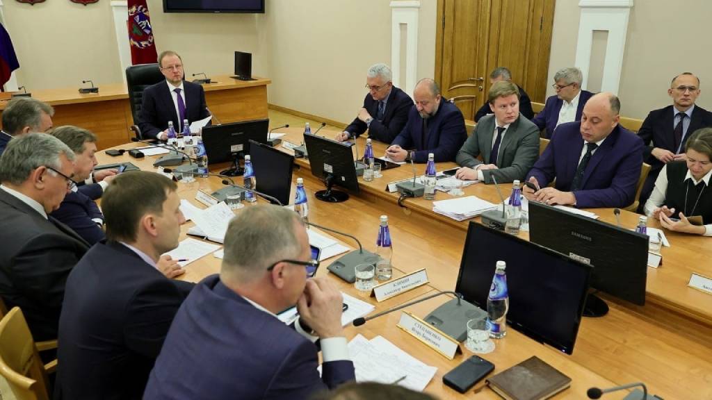 Виктор Томенко представил нового руководителя департамента по вопросам внутренней политики Фото №2