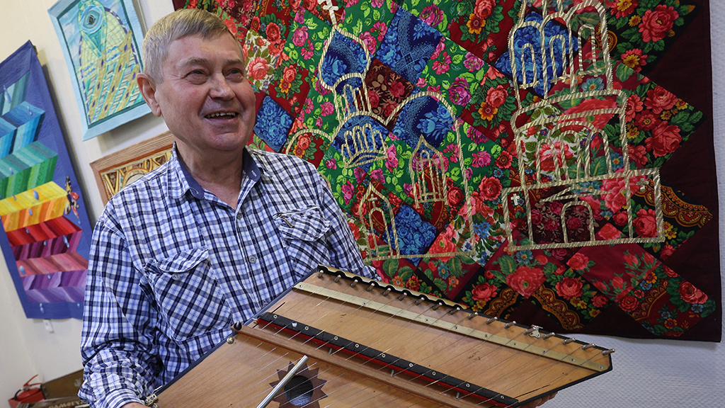 В Барнауле открыли краевую выставку изделий мастеров Фото №1