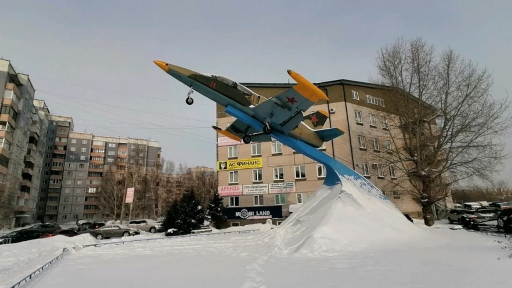 Авиатехник рассказал о службе на самолете Л-39, который позднее установили как памятник в Барнауле Фото №1