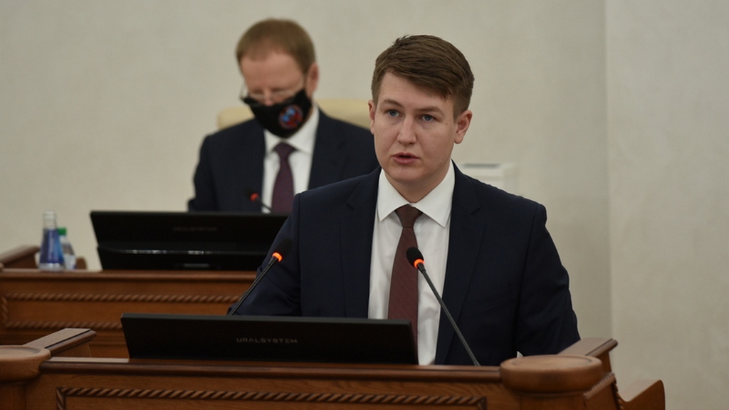 Вице-спикер АКЗС оценил возможность начинать сессии районных и городских советов депутатов с Гимна РФ Фото №1