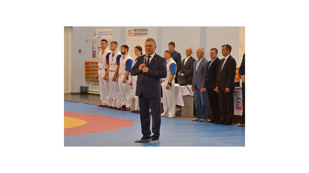 Александр Романенко принял участие в открытии чемпионата Алтайского края по самбо Фото №1