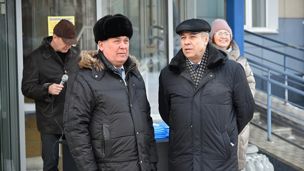 Очередную партию машин скорой помощи передали районным и городским медучреждениям Фото №1