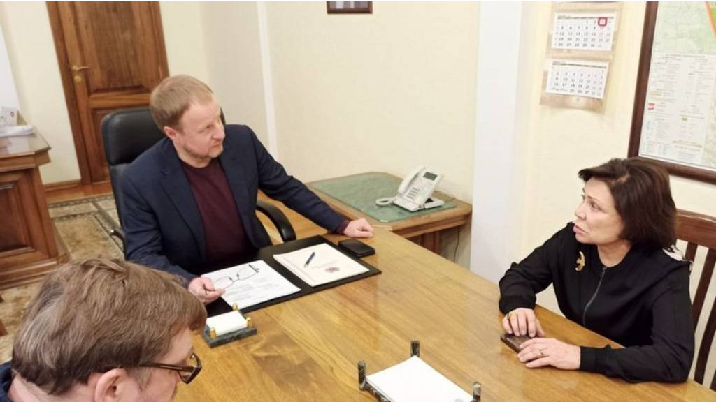 Виктор Томенко провел рабочую встречу с трехкратной олимпийской чемпионкой, депутатом Госдумы Ириной Родниной Фото №1