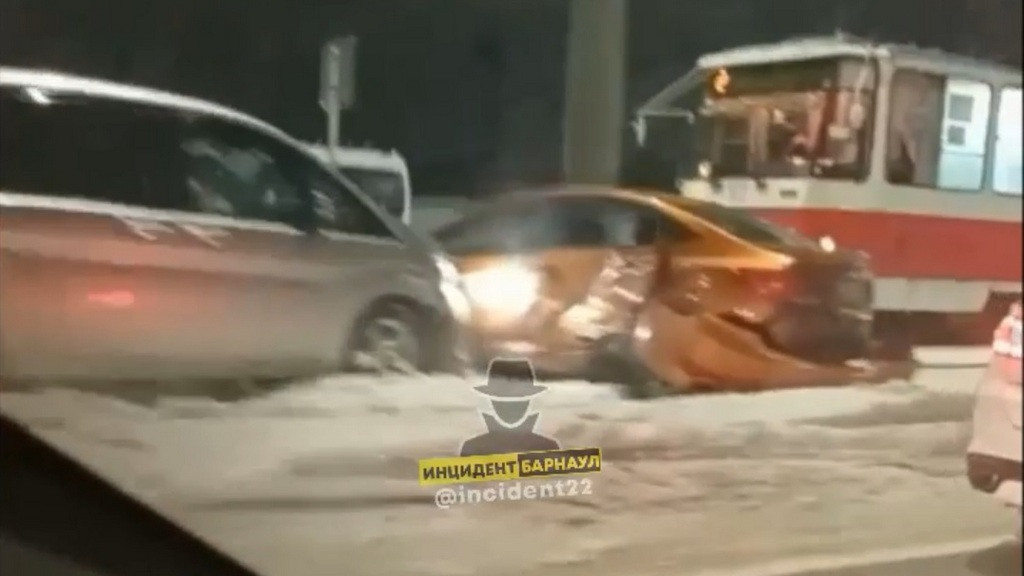 Кадры и видео: «Инцидент Барнаул»