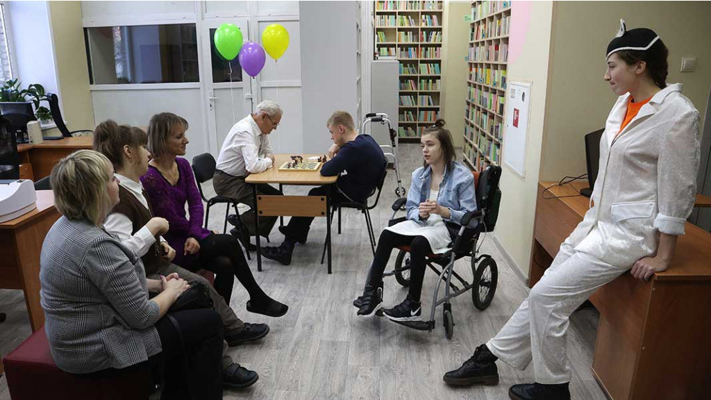 Единственная в Алтайском крае: в Барнауле после модернизации открылась библиотека для незрячих и слабовидящих Фото №1
