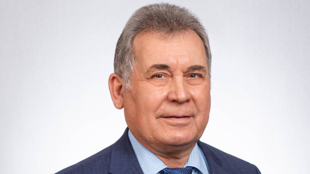 Председатель АКЗС Александр Романенко поздравил жителей Алтайского края с Новым годом и Рождеством Фото №1