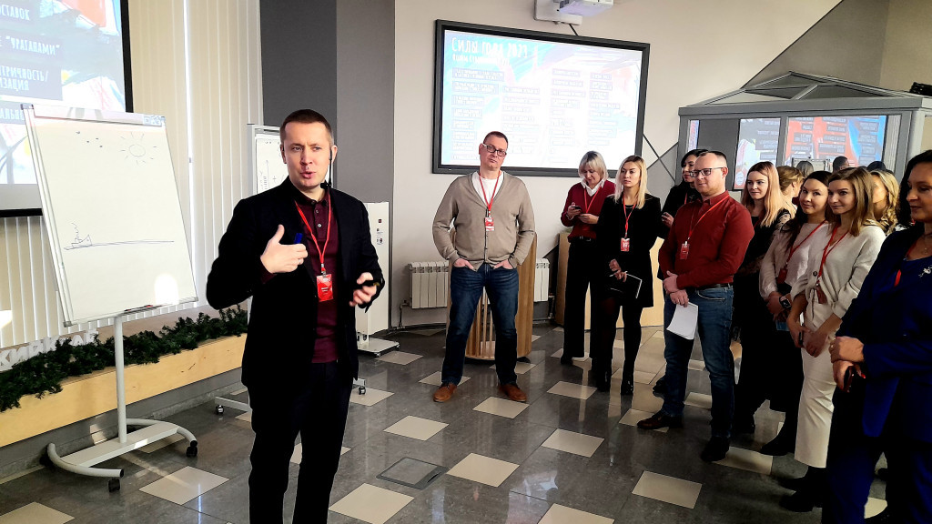 Личный коуч бизнесменов, входящих в список Forbes, дал советы алтайским предпринимателям Фото №1