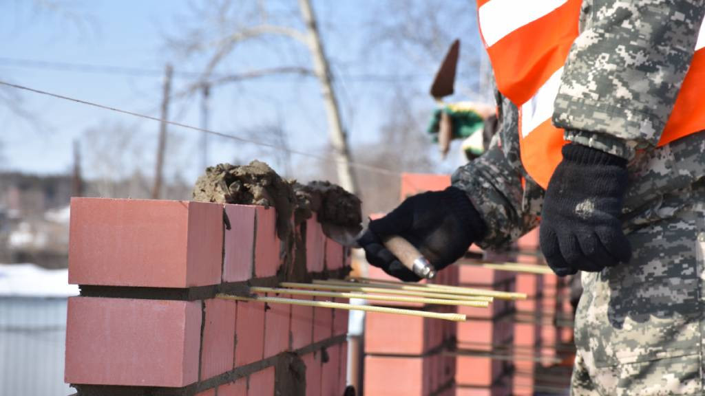 Алтайские специалисты восстанавливают жилые дома Славяносербского района в ЛНР Фото №1